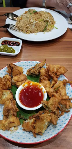 Cucur Ikan Bilis